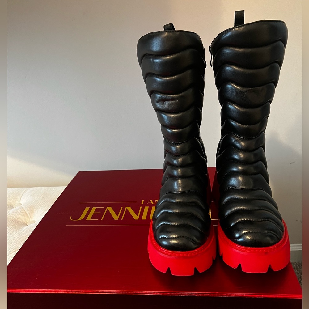 Jennifer Le Woodbridge boots!